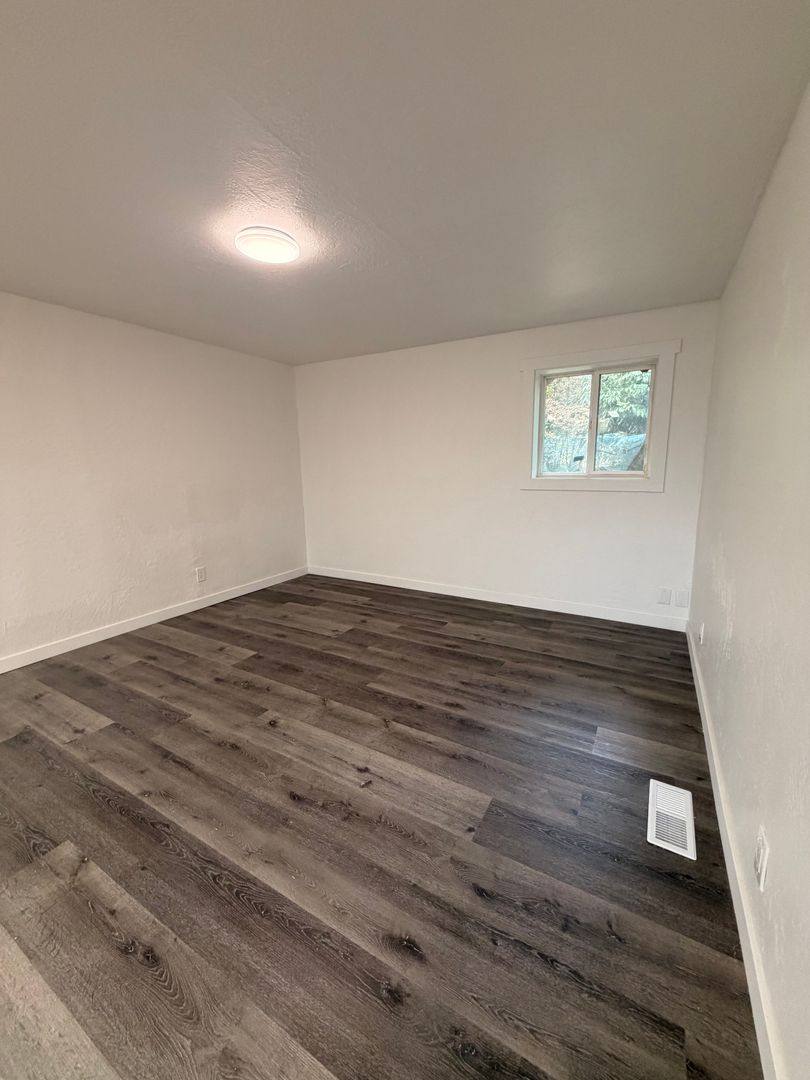 House for rent at 79916 Highway 99, Cottage Grove, OR 97424