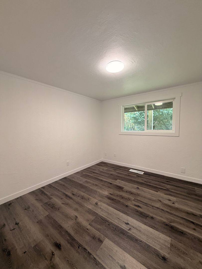 House for rent at 79916 Highway 99, Cottage Grove, OR 97424