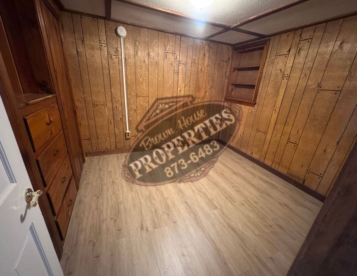 Apartment for rent at 11 Center St, Oakland, ME 04963