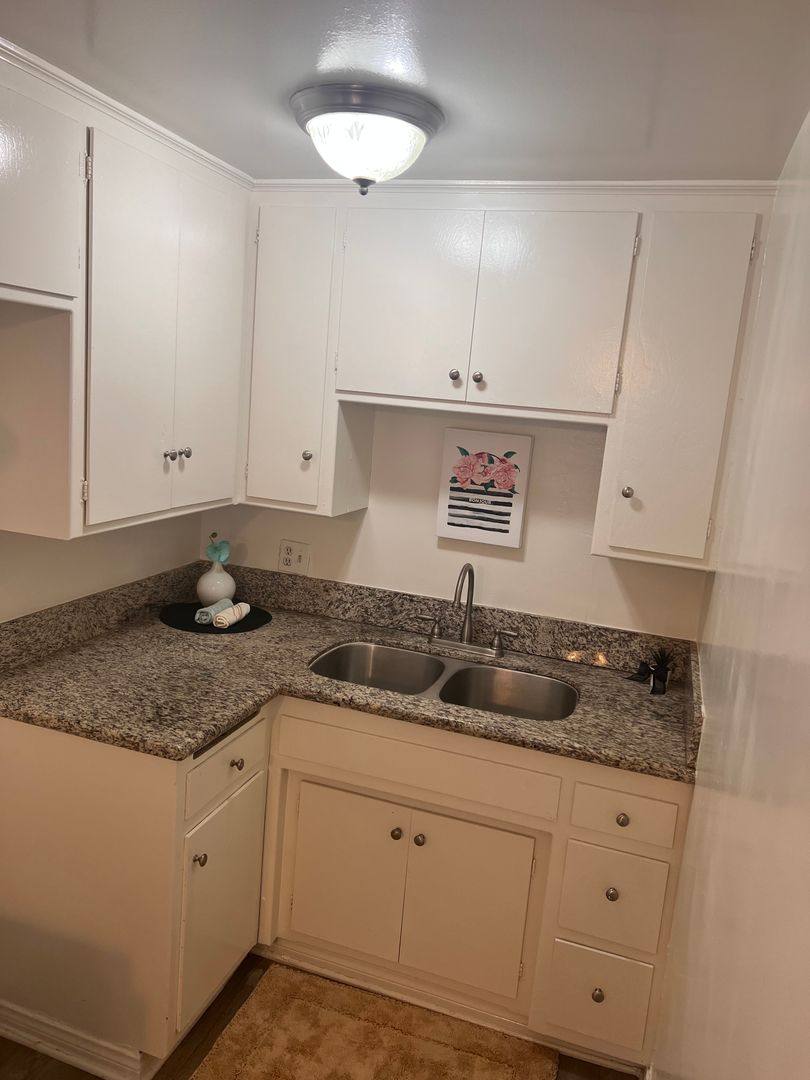 Apartment for rent at 6302 Comstock Ave, Whittier, CA 90601