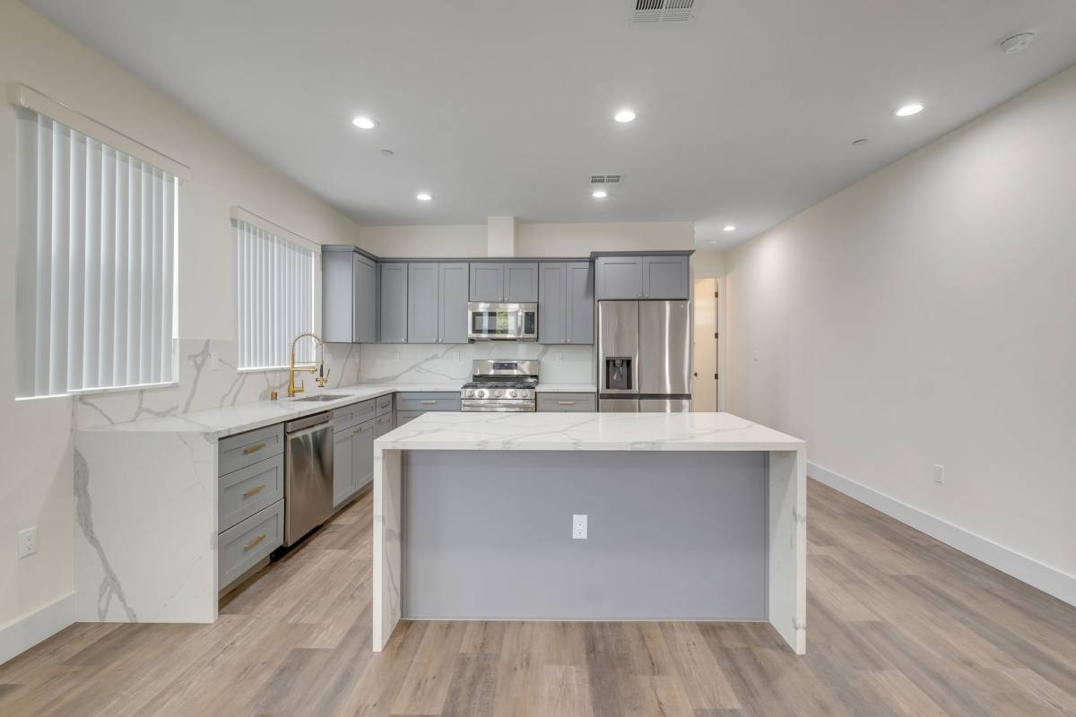 Townhouse for rent at 11619 Ayres Ave, Los Angeles, CA 90064