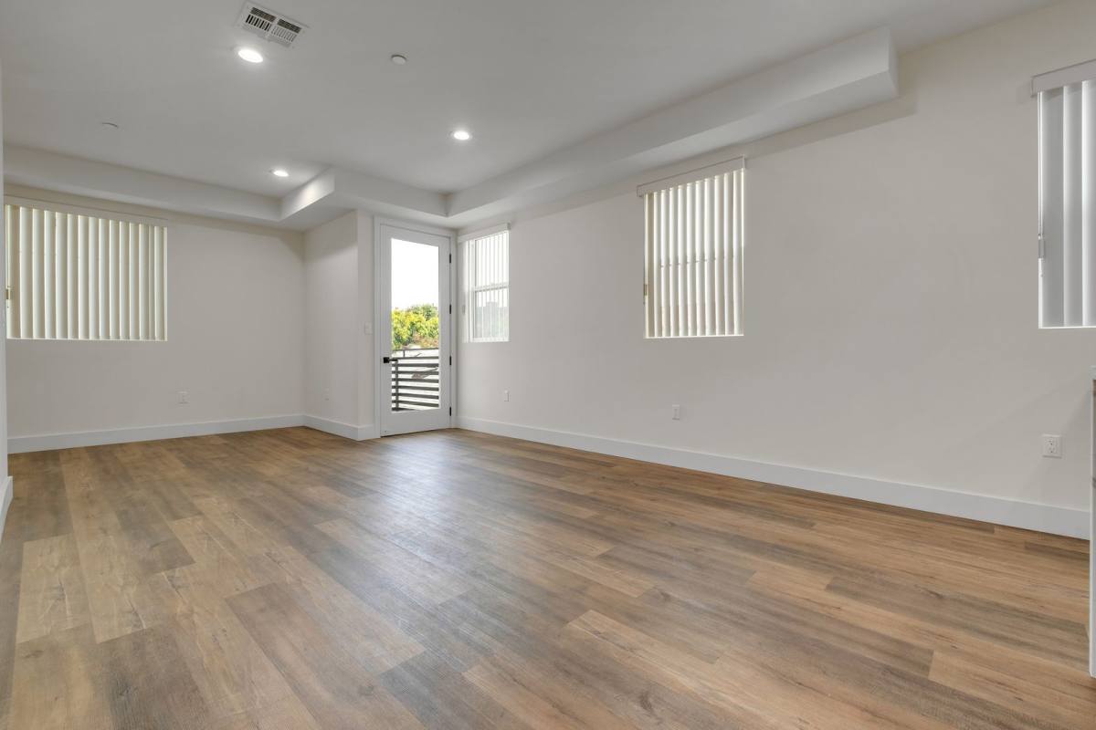 Townhouse for rent at 11619 Ayres Ave, Los Angeles, CA 90064