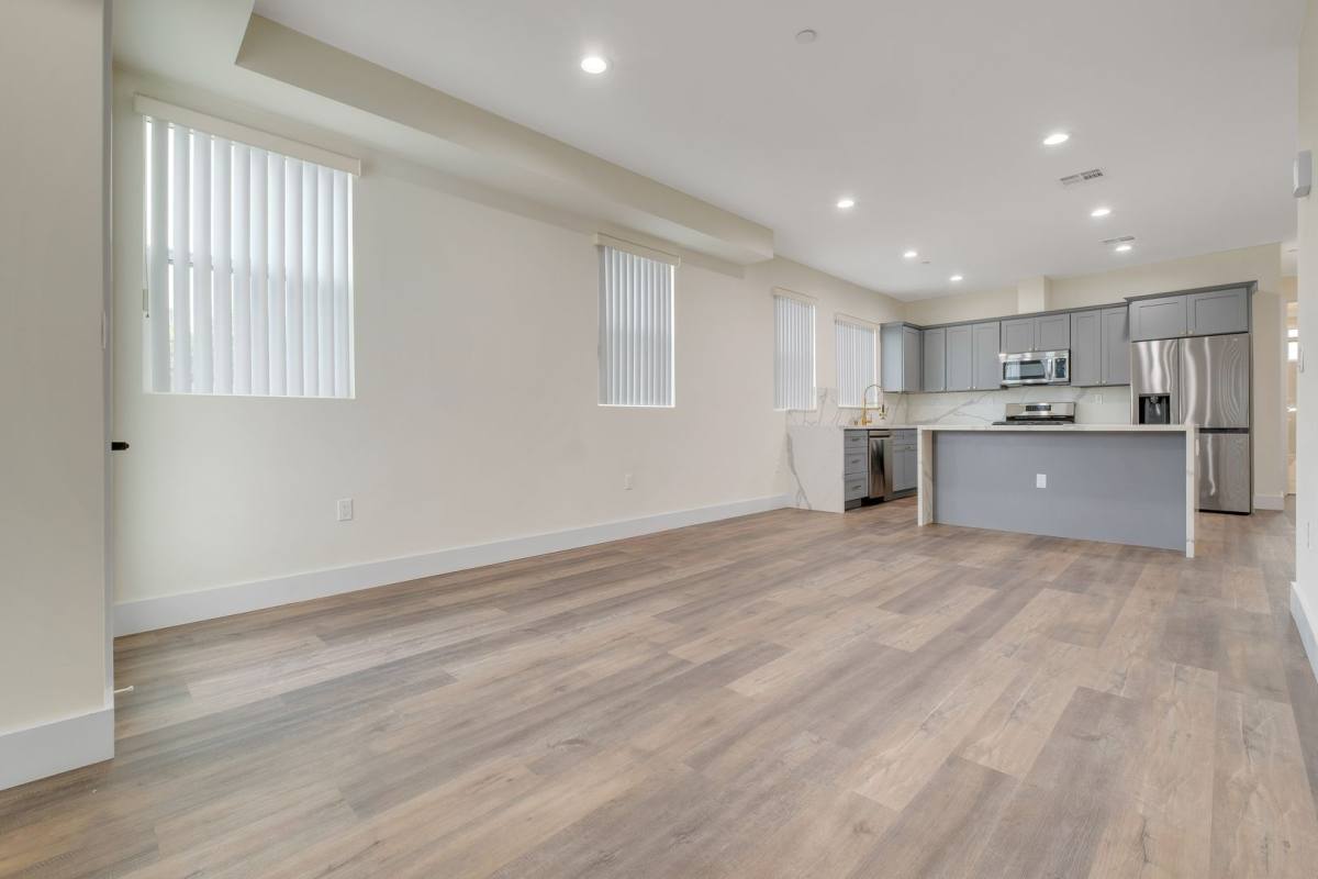 Townhouse for rent at 11619 Ayres Ave, Los Angeles, CA 90064