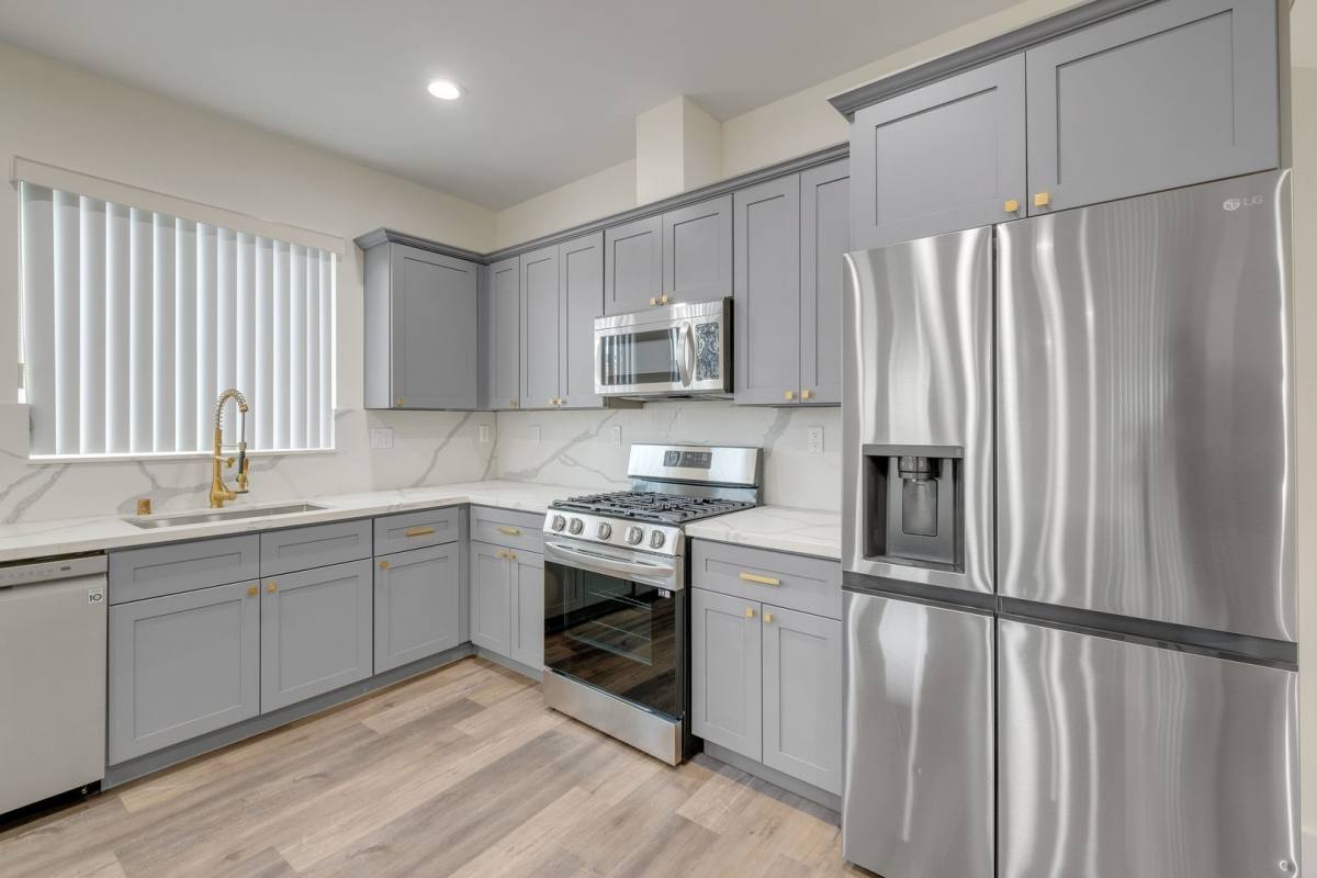 Townhouse for rent at 11619 Ayres Ave, Los Angeles, CA 90064