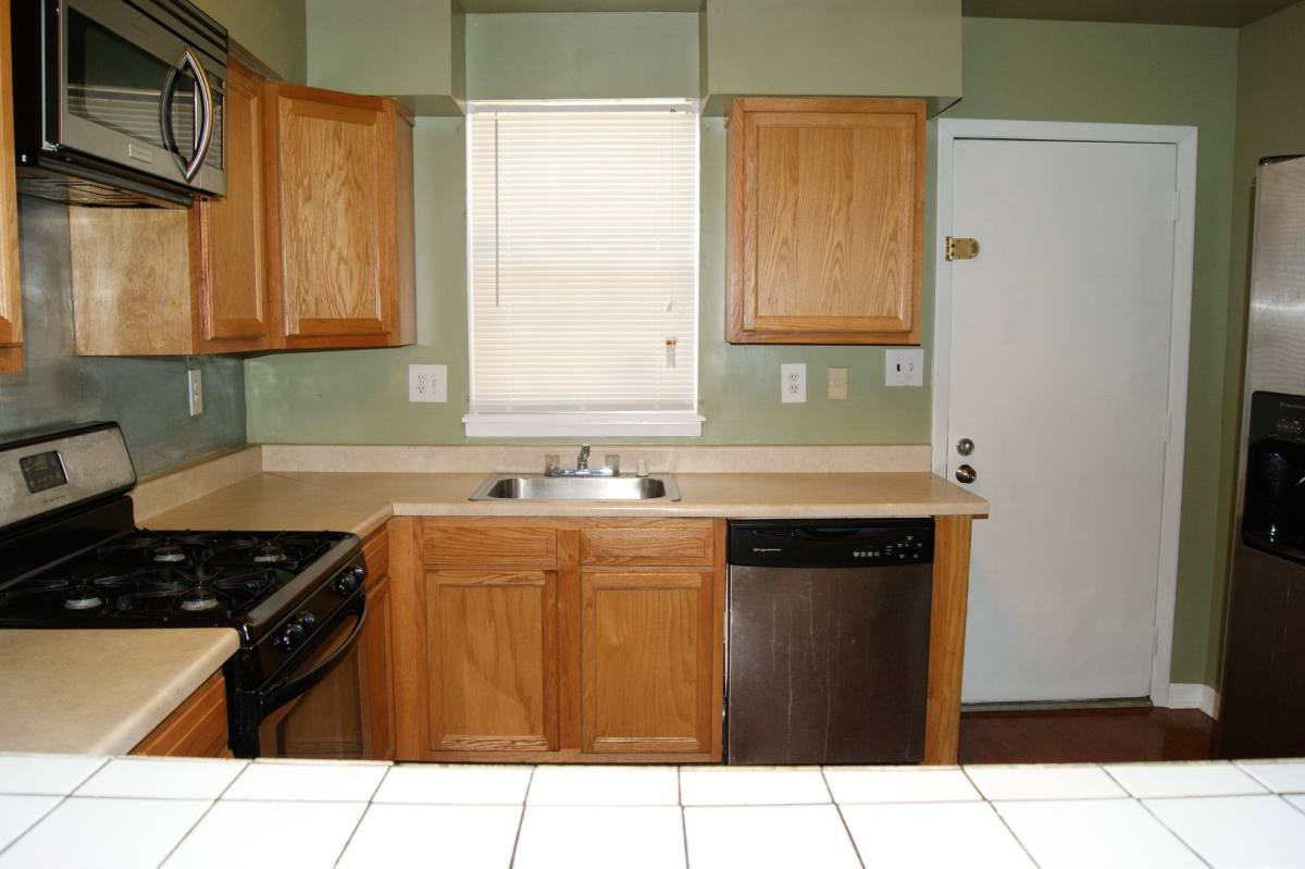 Townhouse for rent at 918 N Central Ave, Baltimore, MD 21202