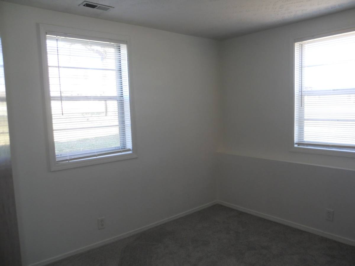 Apartment for rent at 2003 W 27th St #2, Lawrence, KS 66046