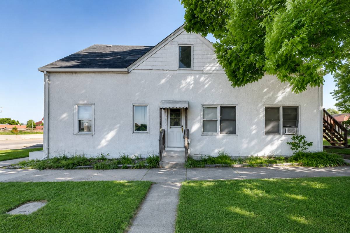 1062 11th Ave SE, Minneapolis, MN 55414 - Apartment for Rent - Image 1