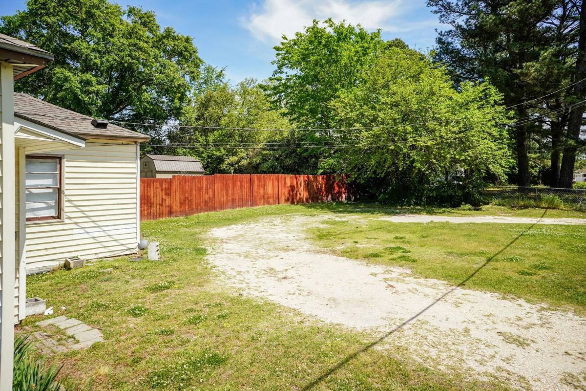 Apartment for rent at 909 S McKay Ave, Dunn, NC 28334