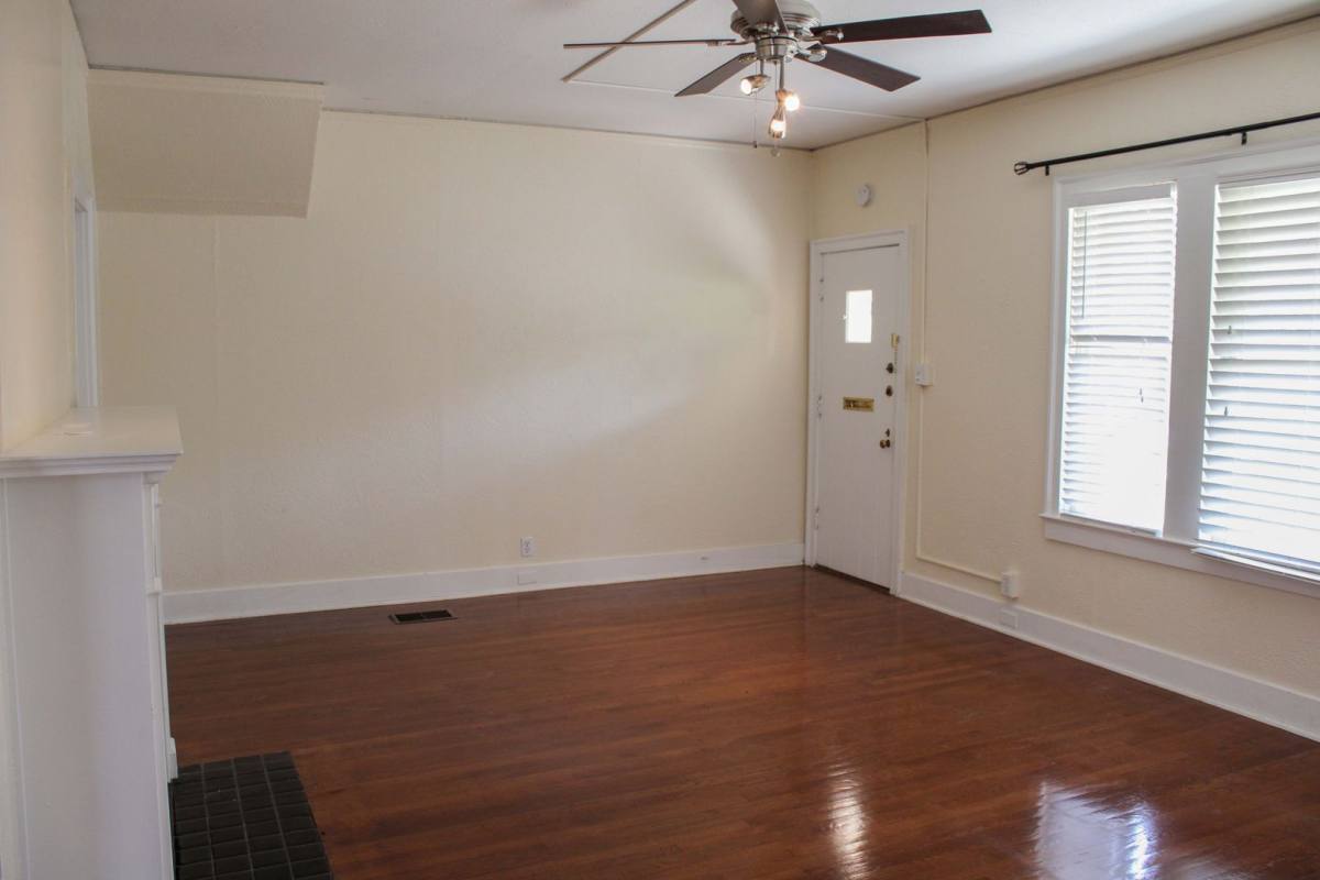 Apartment for rent at 311 E Rosewood Ave #102, San Antonio, TX 78212