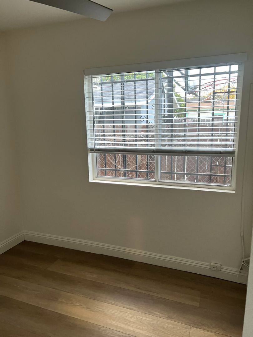 Apartment for rent at 227-229 E 78th St, Los Angeles, CA 90003