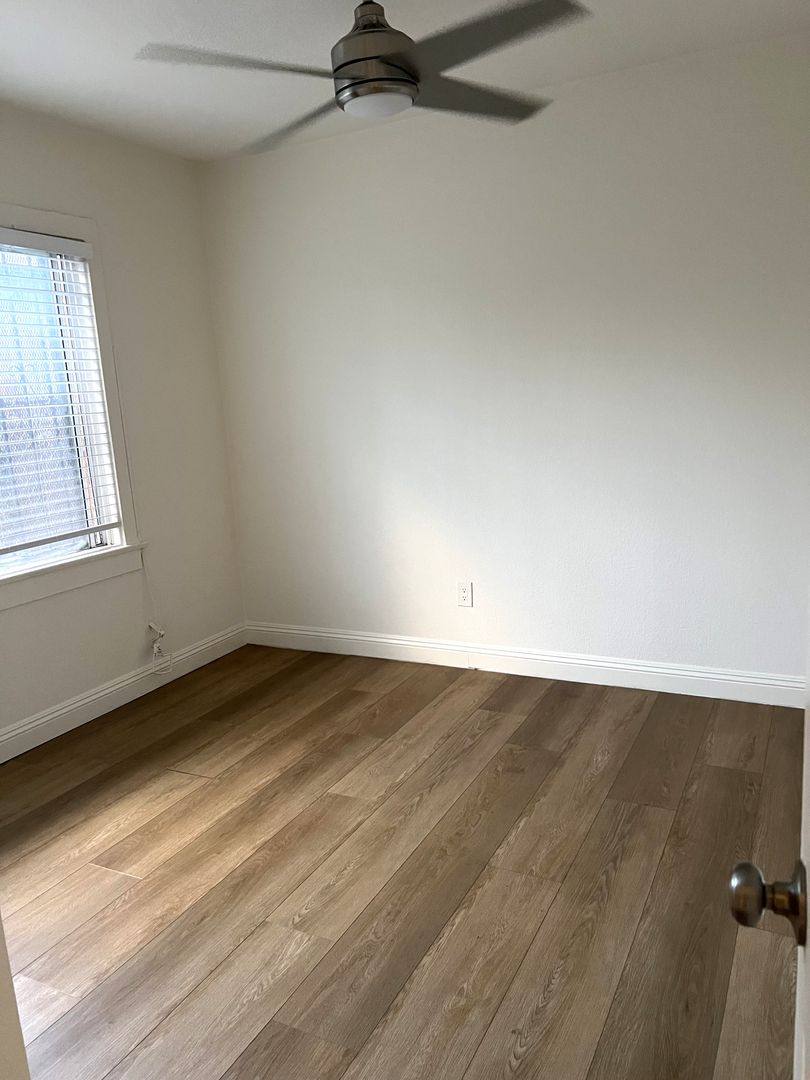 Apartment for rent at 227-229 E 78th St, Los Angeles, CA 90003