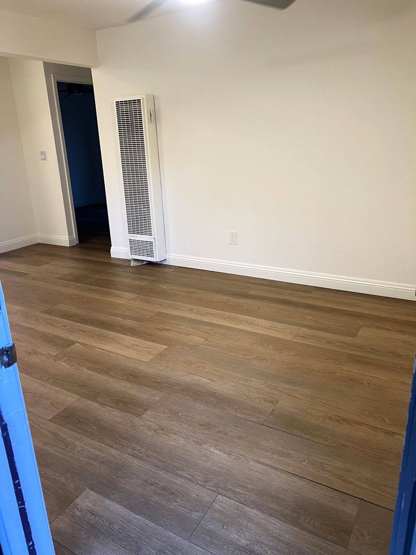 Apartment for rent at 227-229 E 78th St, Los Angeles, CA 90003