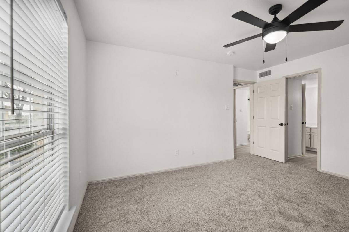 Apartment for rent at 170 Henderson St #1101, Midlothian, TX 76065