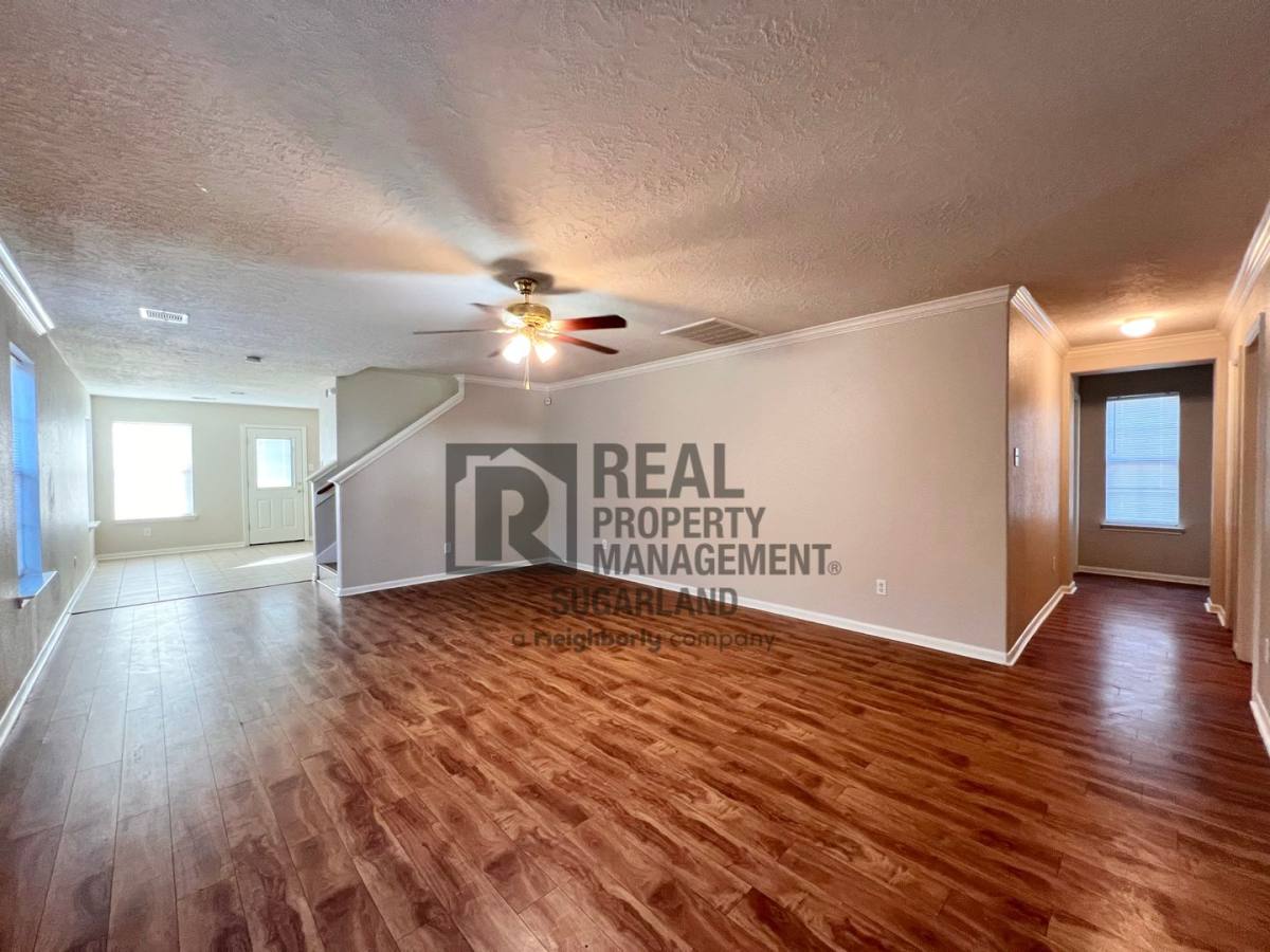 House for rent at 2706 Skyview Downs Dr, Houston, TX 77047