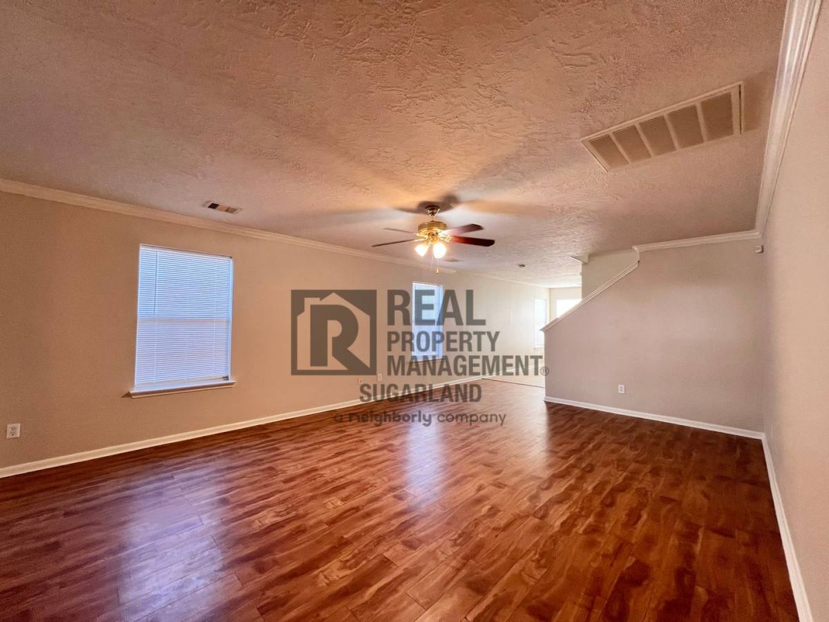 House for rent at 2706 Skyview Downs Dr, Houston, TX 77047