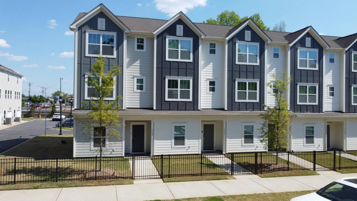 Townhouse for rent at 3948 Winterfield Place, Charlotte, NC 28205