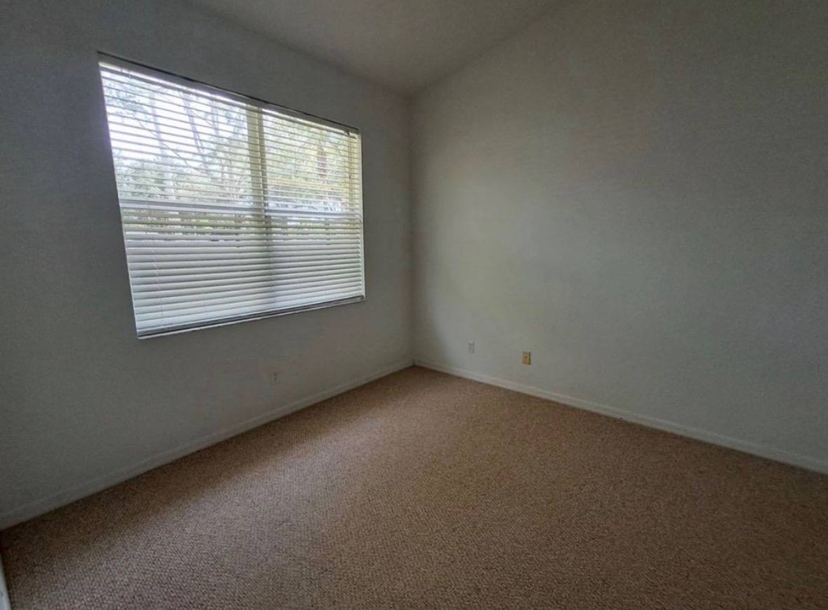 Townhouse for rent at 7880 Lake Sawgrass Loop, Fort Myers, FL 33907