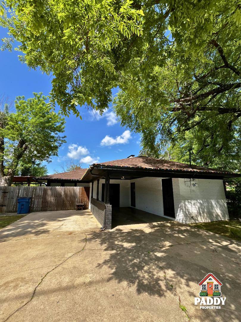 House for rent at 410 E 4th St, Mount Pleasant, TX 75455