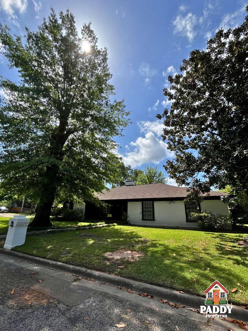 House for rent at 410 E 4th St, Mount Pleasant, TX 75455