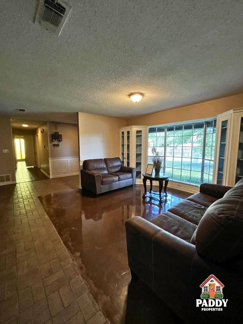 House for rent at 410 E 4th St, Mount Pleasant, TX 75455