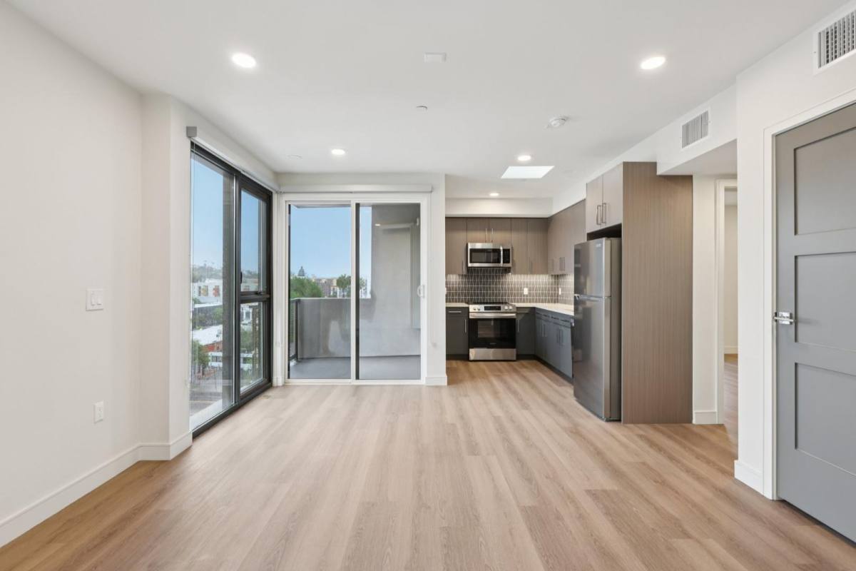 Apartment for rent at 5717 Carlton Way #708, Los Angeles, CA 90028