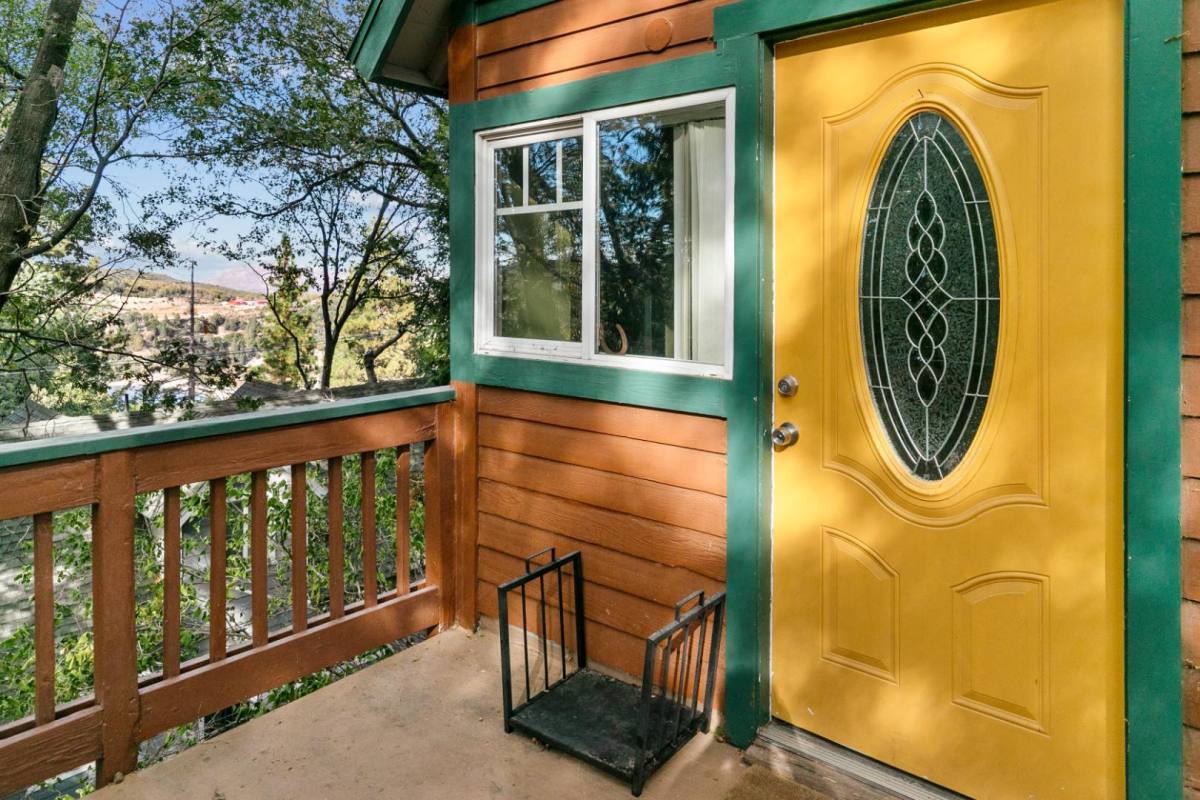 House for rent at 29184 Lake Brook Spur, Cedar Glen, CA 92321