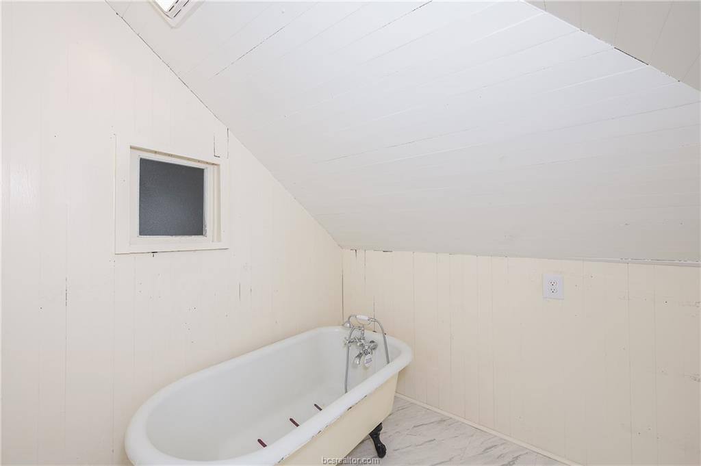 House for rent at 206 S Sims Ave, Bryan, TX 77803
