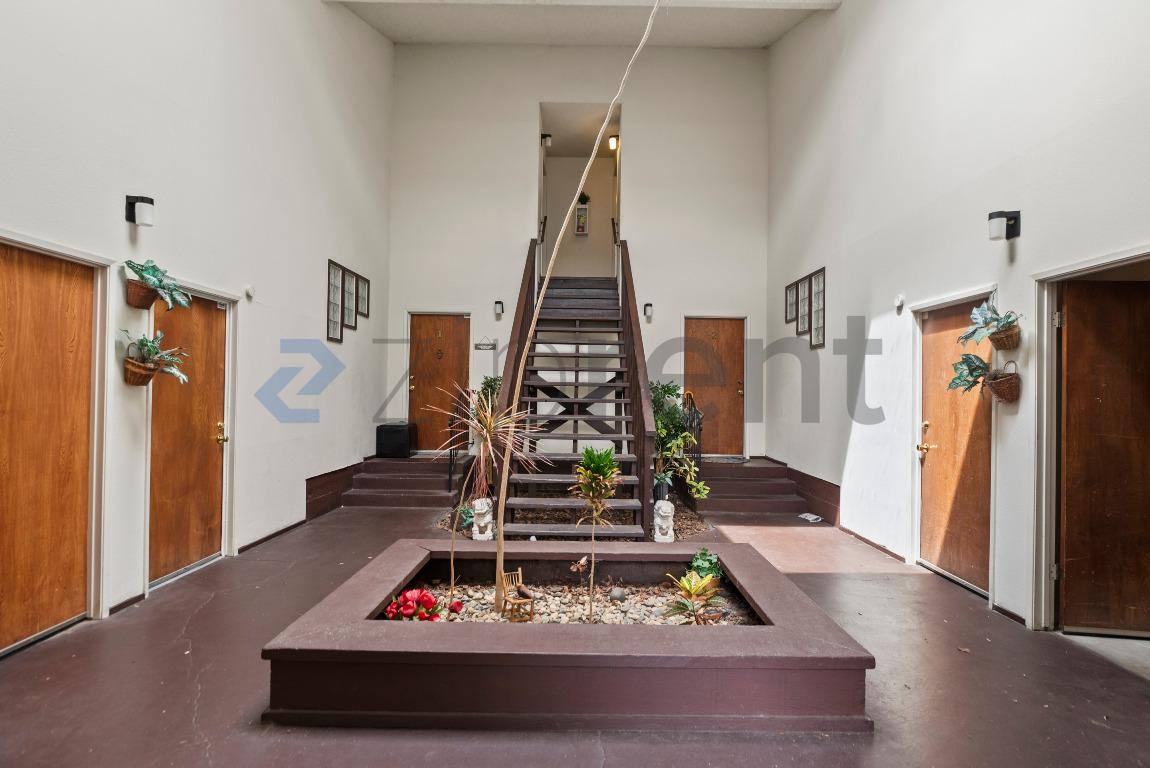 Apartment for rent at 2837 55th Ave #4, Oakland, CA 94605