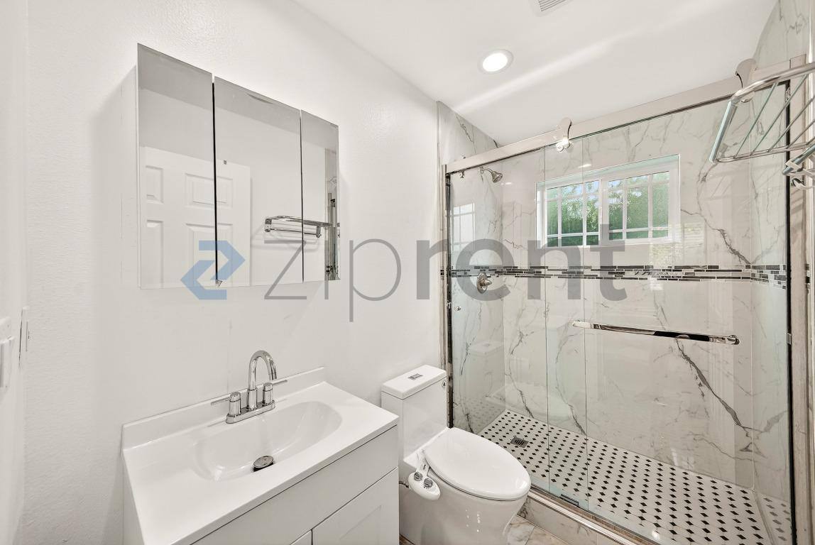 House for rent at 17426 Elkwood St #ADU, Northridge, CA 91325