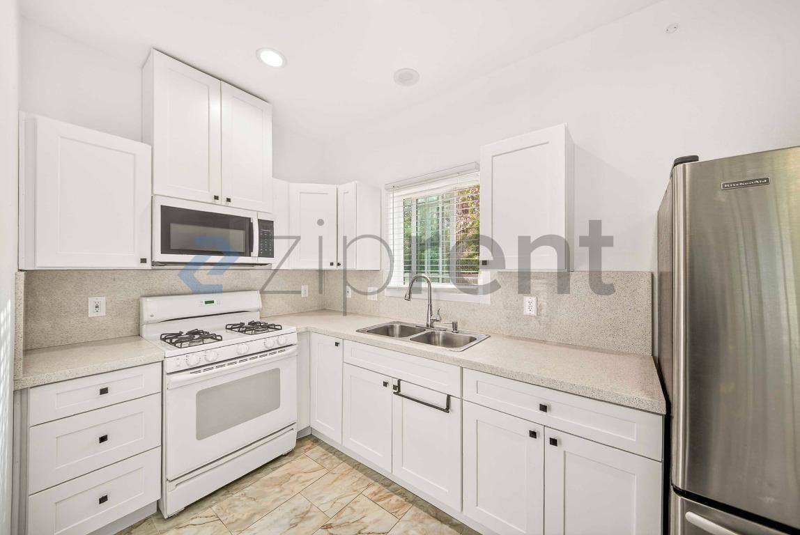House for rent at 17426 Elkwood St #ADU, Northridge, CA 91325