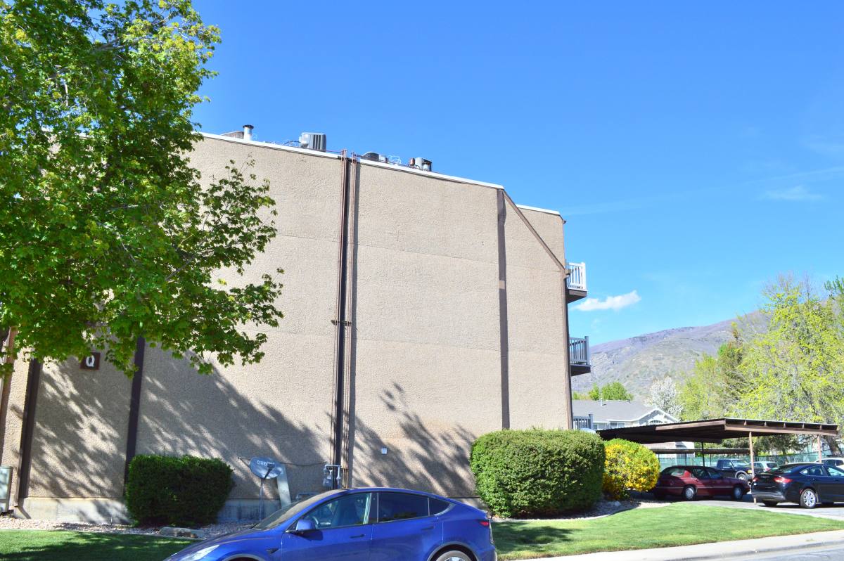 Condo for rent at 88 W 50 S #Q16, Centerville, UT 84014