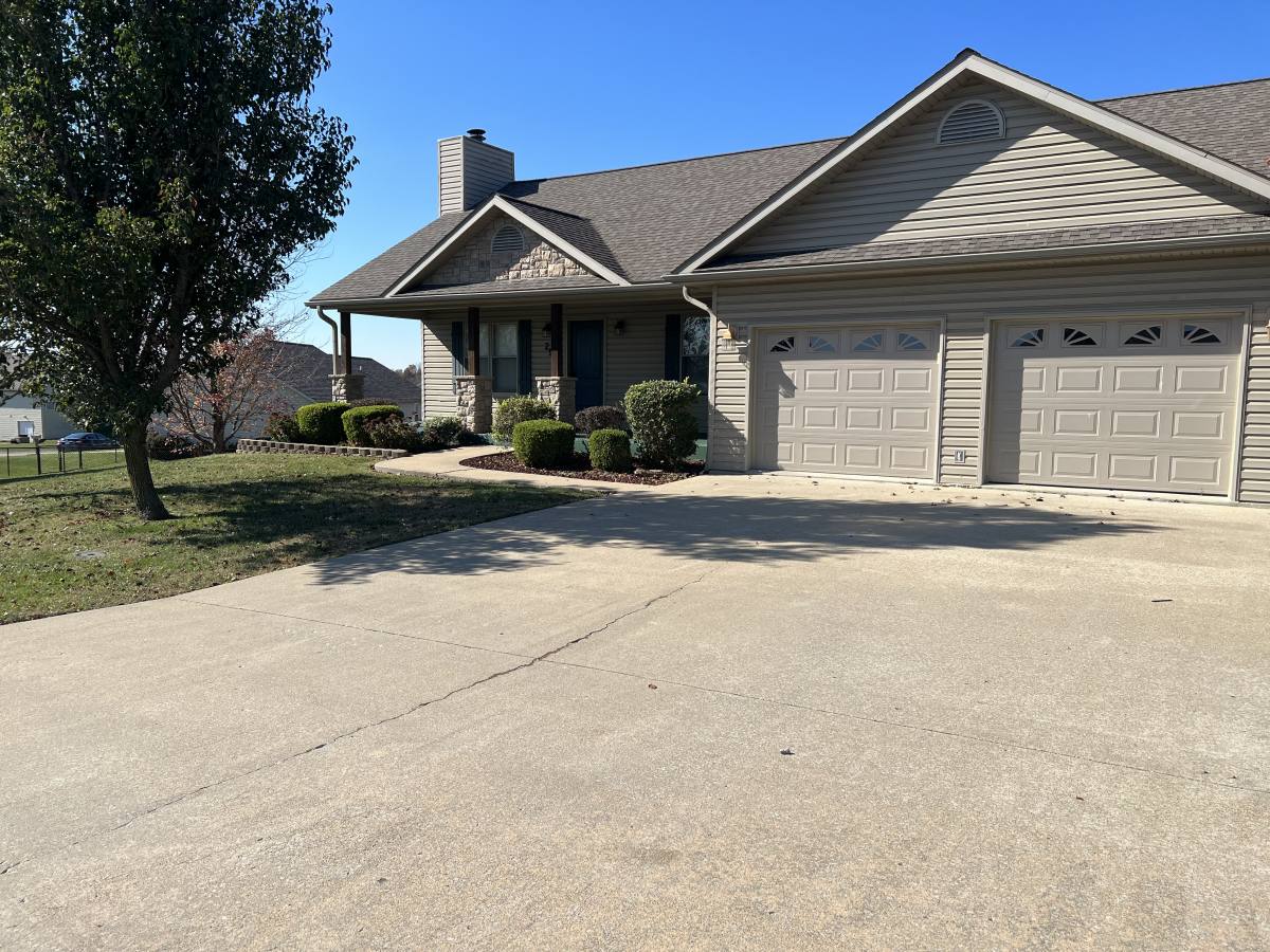 House for rent at 292 Oak Meadow Dr, Jackson, MO 63755