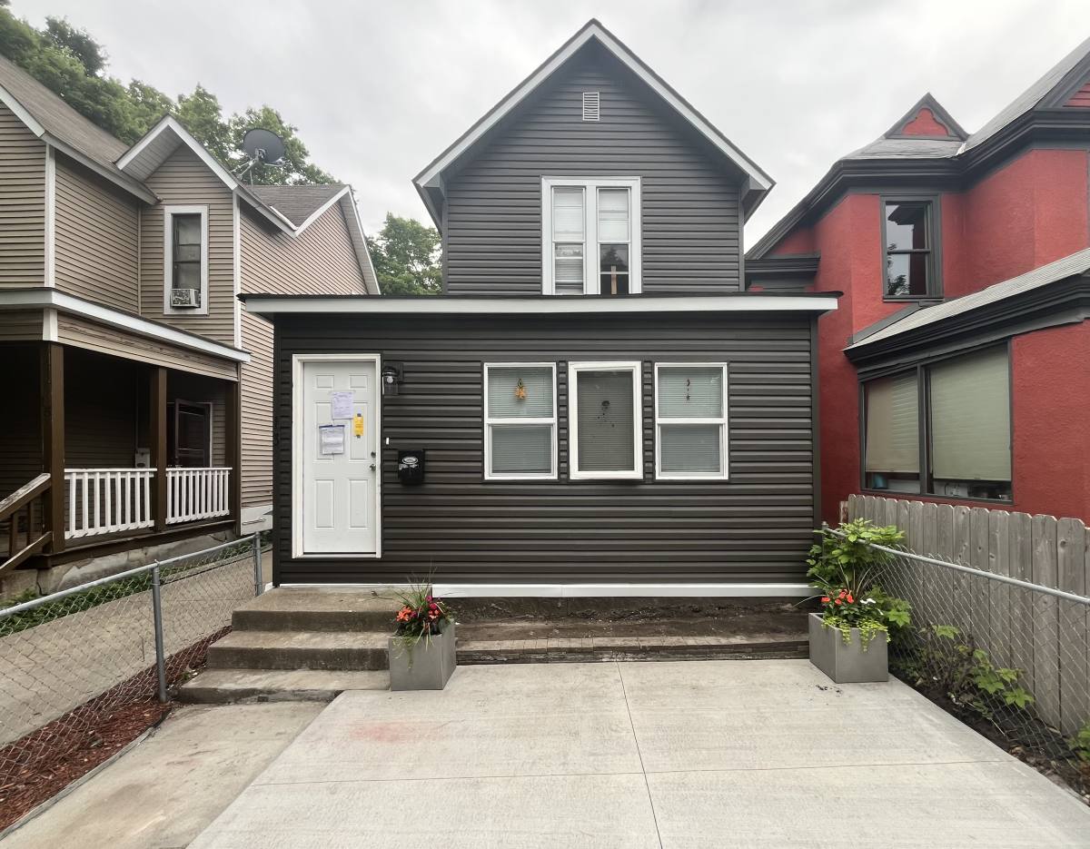 House for rent at 13 E 27th St, Minneapolis, MN 55408