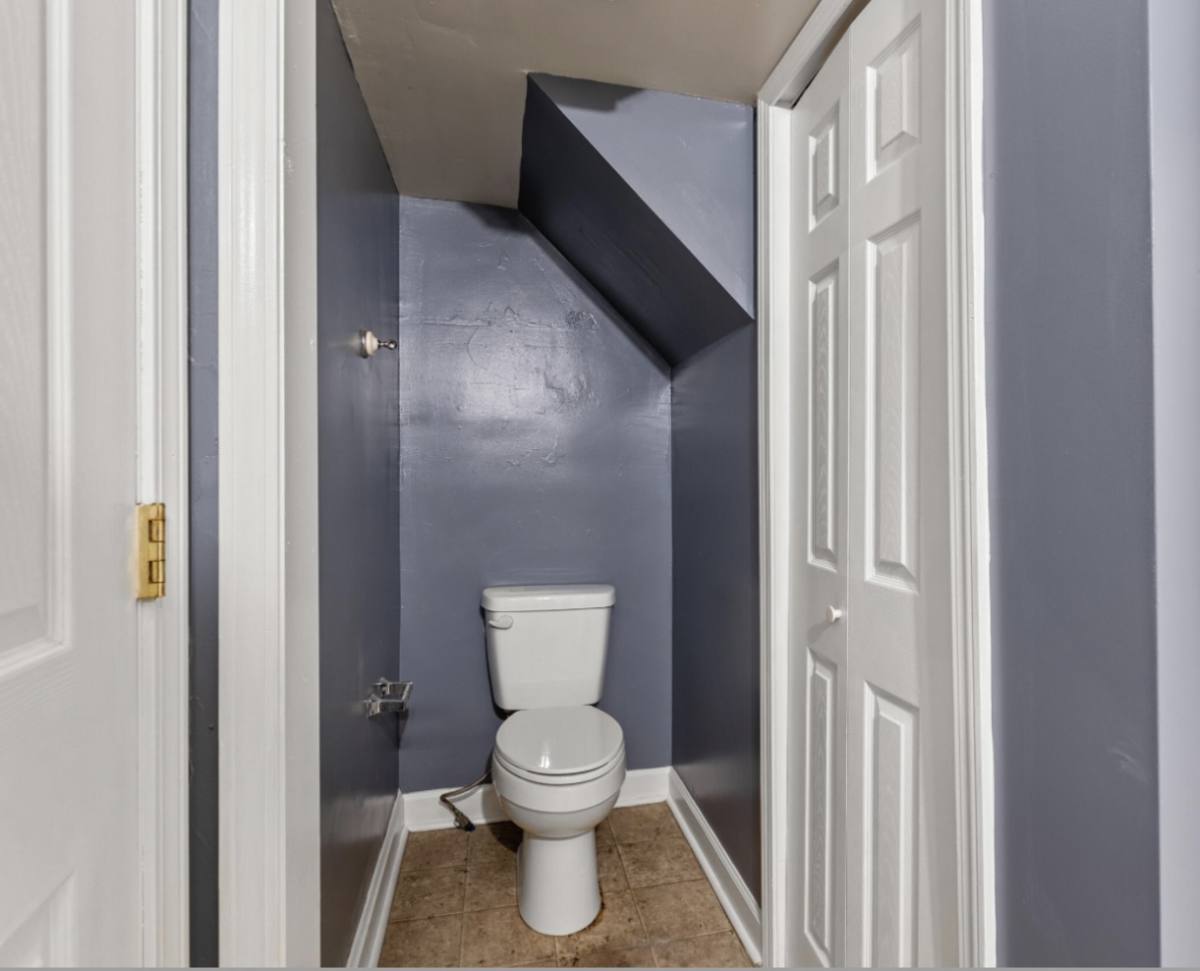 Apartment for rent at 127 S Highland St, Winchester, KY 40391