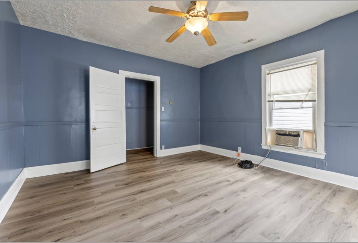 Apartment for rent at 127 S Highland St, Winchester, KY 40391