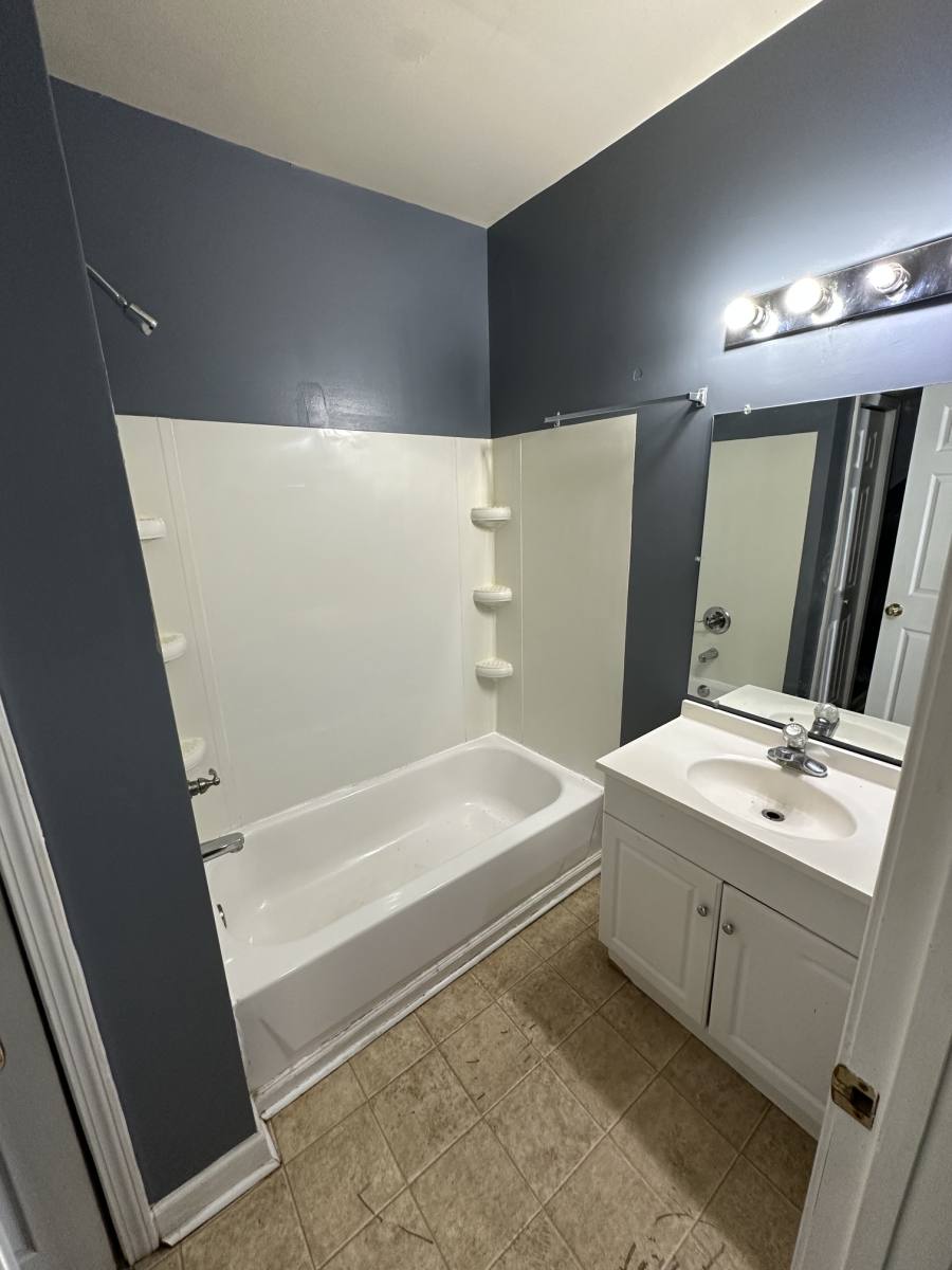 Apartment for rent at 127 S Highland St, Winchester, KY 40391