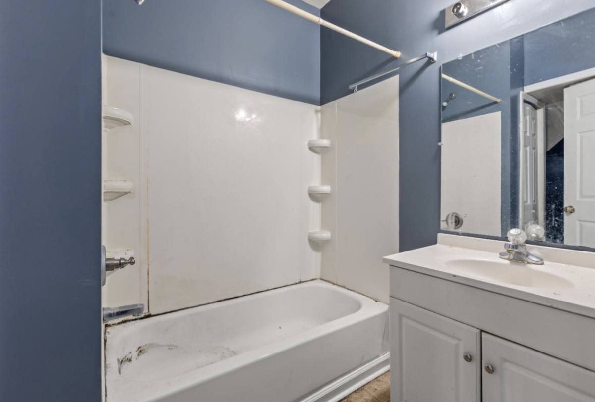 Apartment for rent at 127 S Highland St, Winchester, KY 40391
