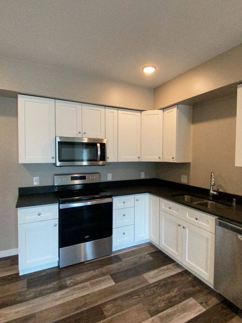 Apartment for rent at 112 37th St, Bellingham, WA 98225