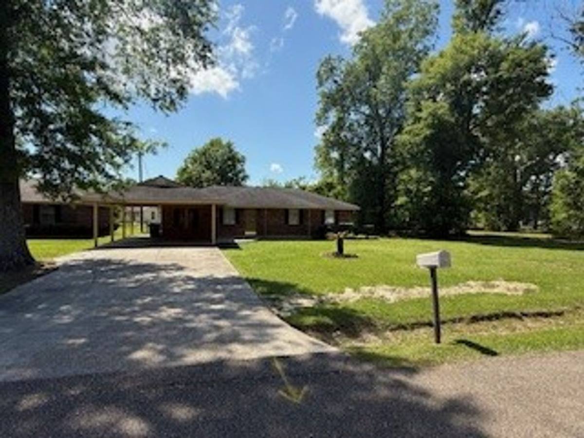 House for rent at 335 N Baronne St, Ponchatoula, LA 70454