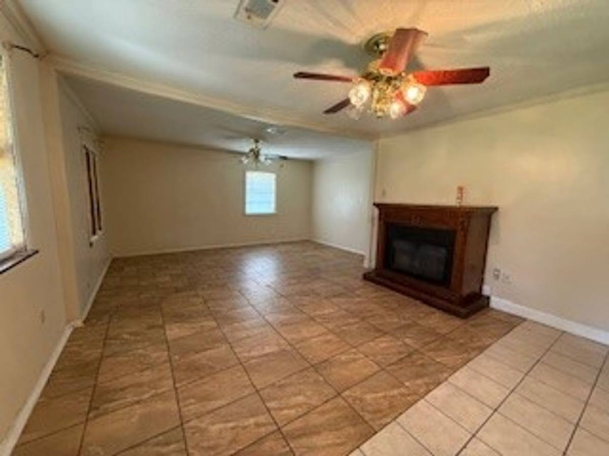 House for rent at 335 N Baronne St, Ponchatoula, LA 70454