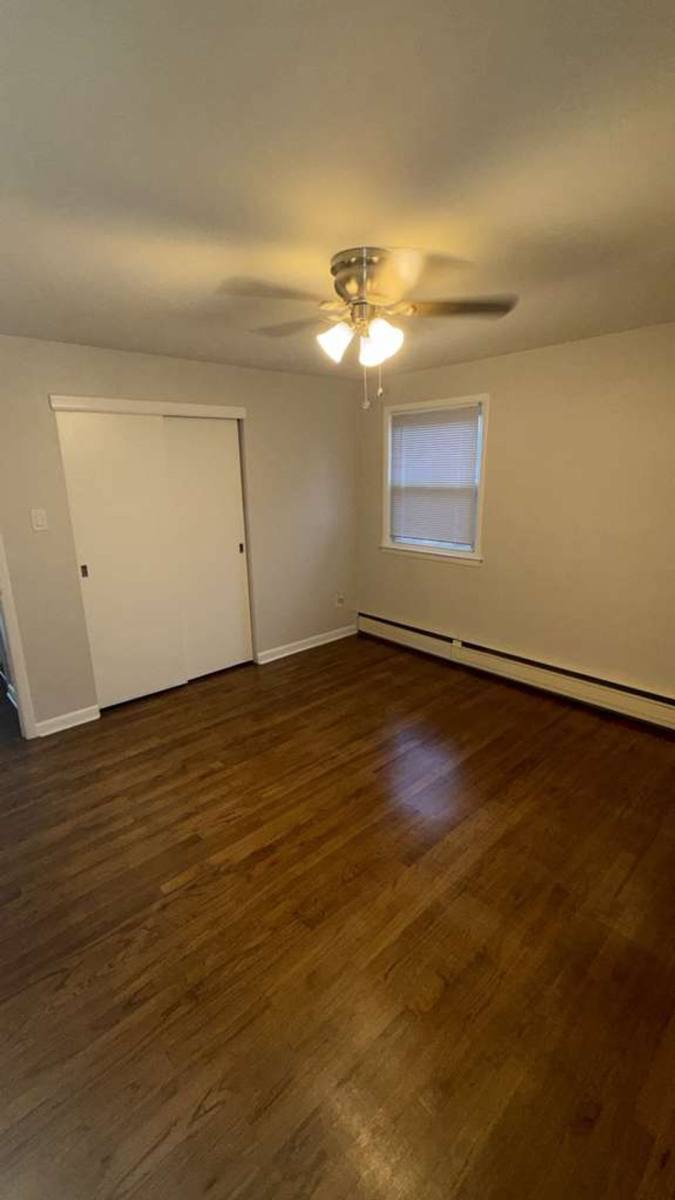 Apartment for rent at 45-55 Haines Ave 29-35 E Broad St, Berlin, NJ 08009