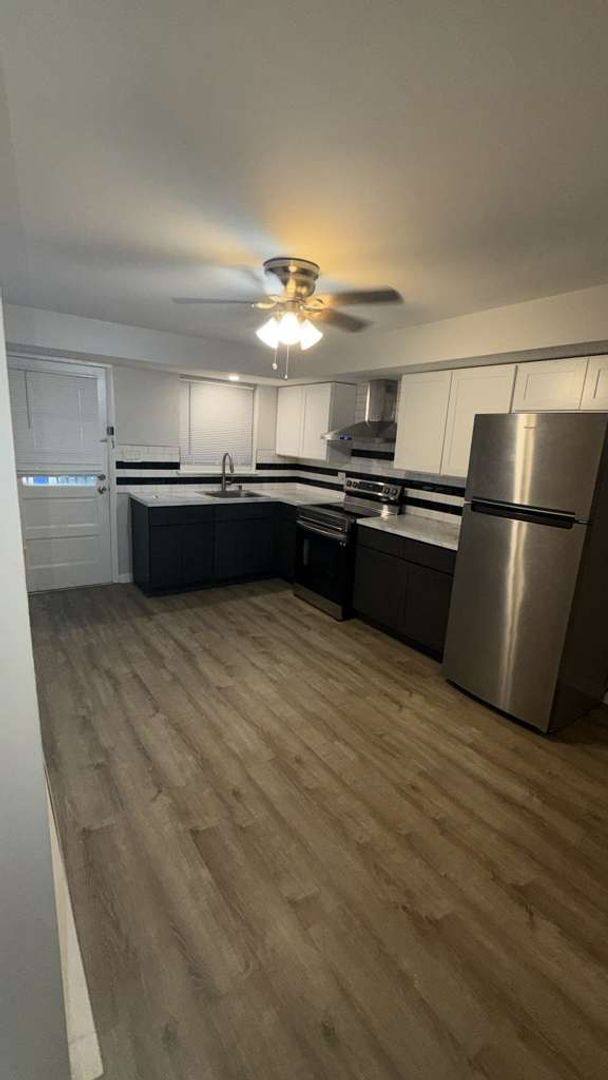 Apartment for rent at 45-55 Haines Ave 29-35 E Broad St, Berlin, NJ 08009