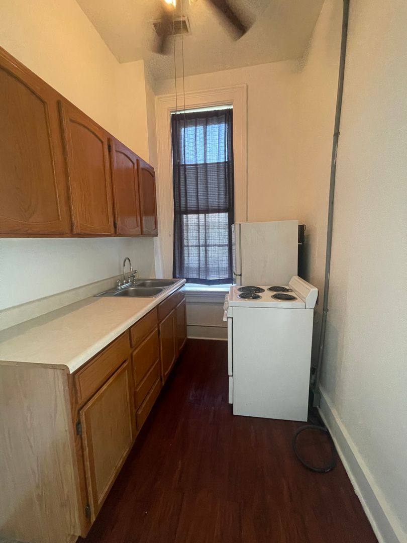 Apartment for rent at 824 N 10th St, Lafayette, IN 47905