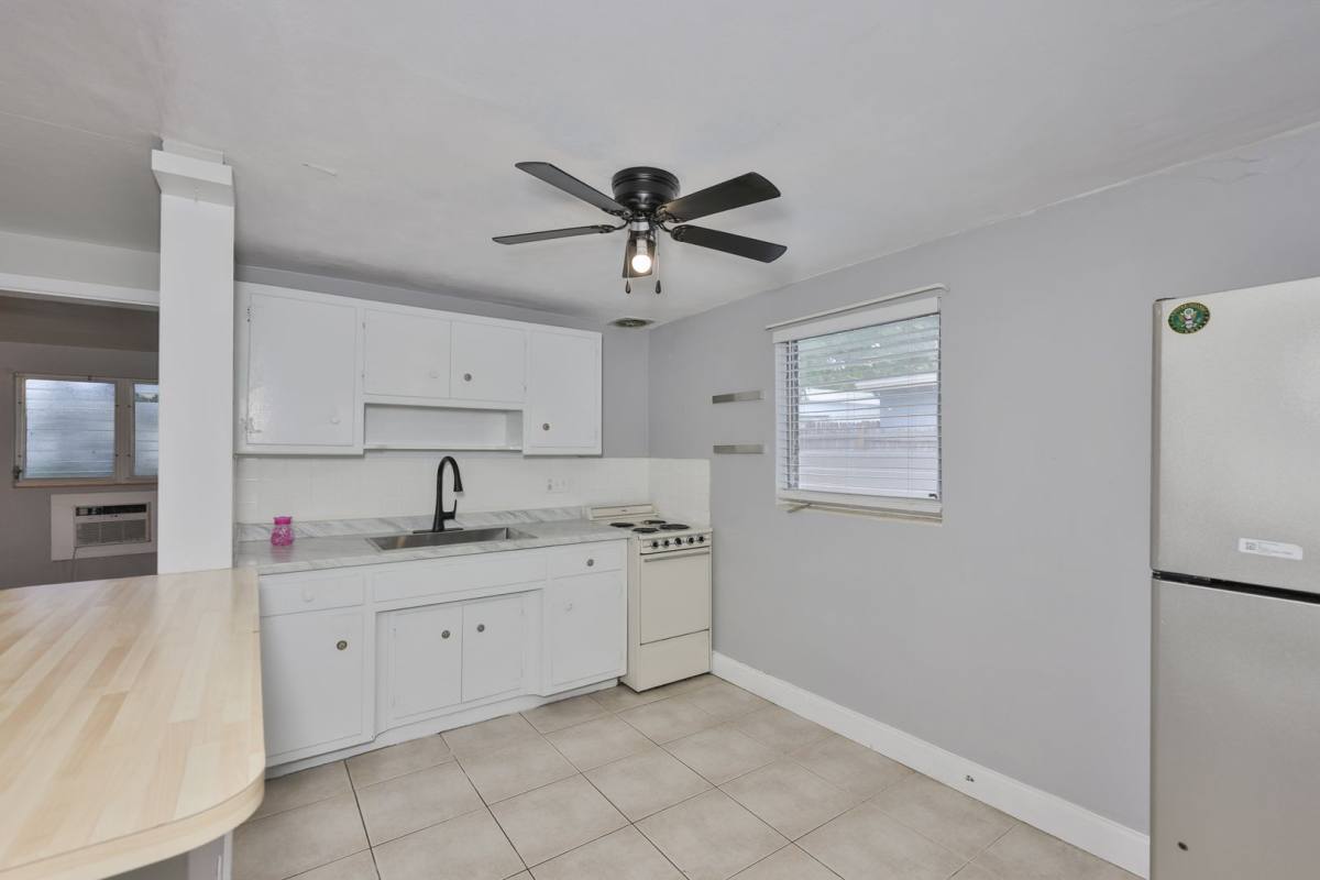 Apartment for rent at 2035 Edgewater Dr, Clearwater, FL 33755