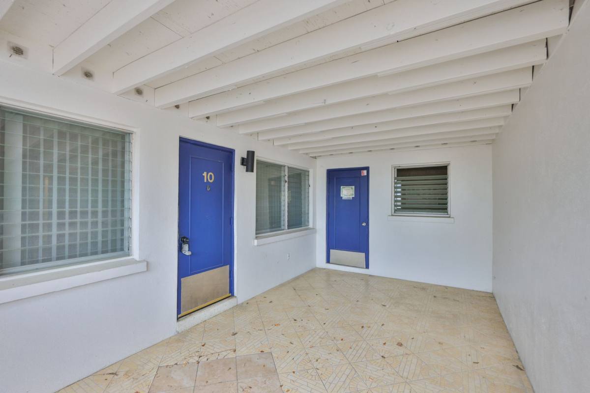 Apartment for rent at 2035 Edgewater Dr, Clearwater, FL 33755