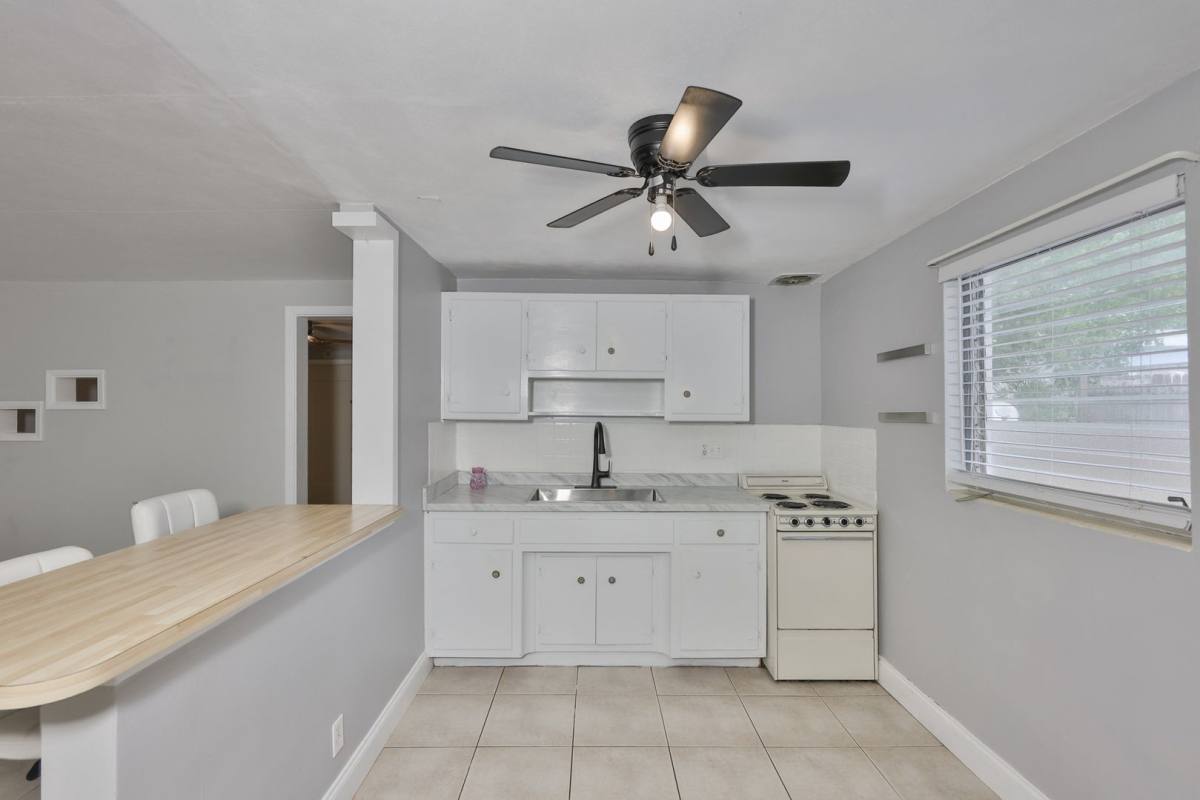 Apartment for rent at 2035 Edgewater Dr, Clearwater, FL 33755