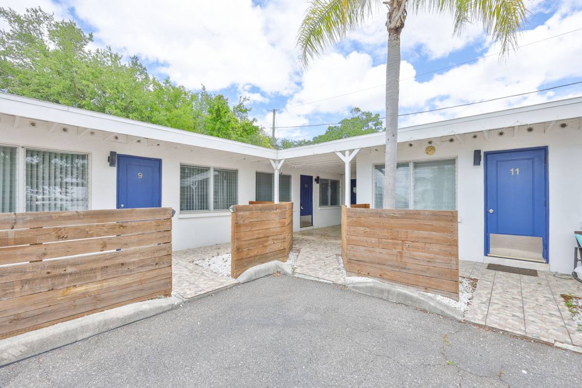 Apartment for rent at 2035 Edgewater Dr, Clearwater, FL 33755