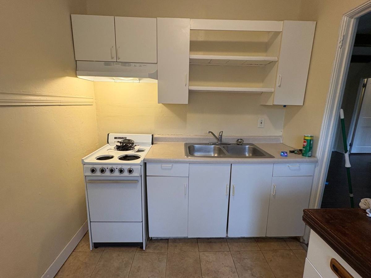 Apartment for rent at 912 Haskell Ave, Rockford, IL 61103