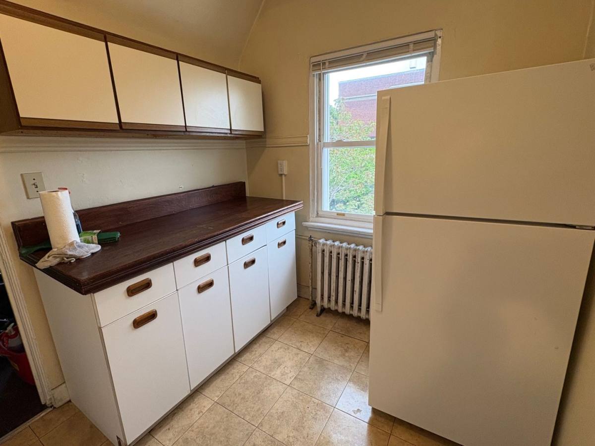 Apartment for rent at 912 Haskell Ave, Rockford, IL 61103