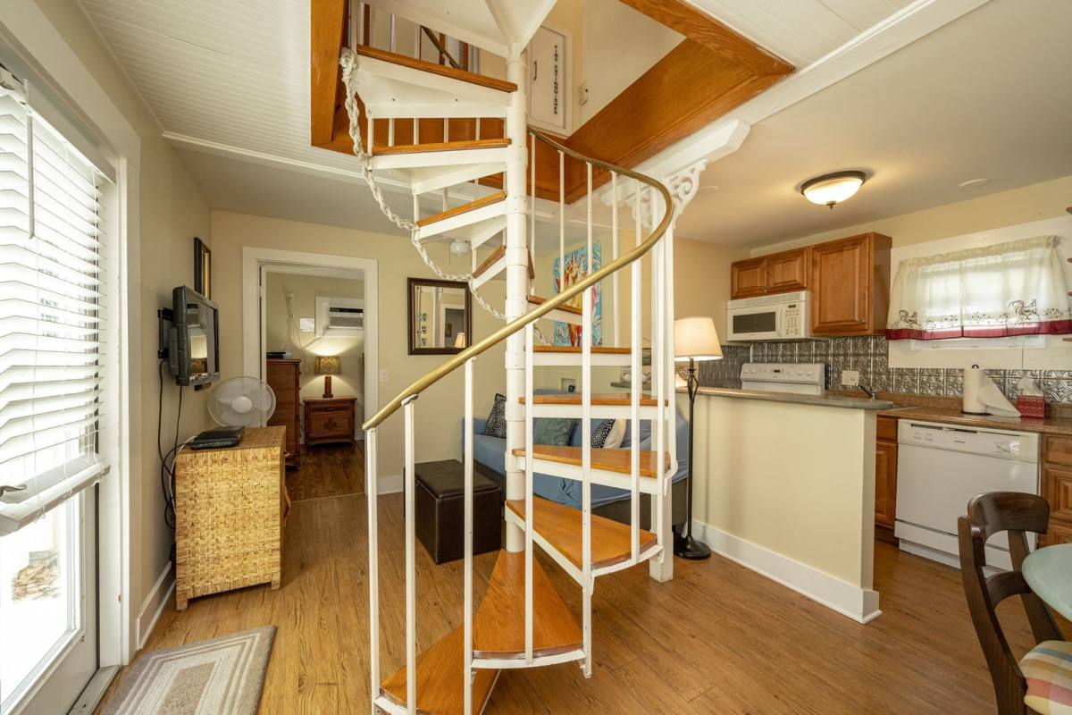 Apartment for rent at 415 Julia-Back, Key West, FL 33040